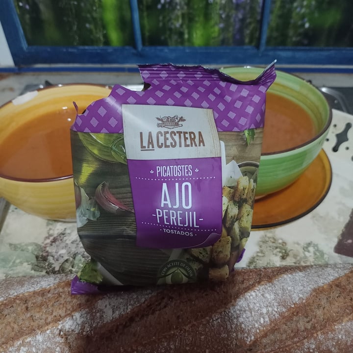 photo of La Cestera Picatostes de ajo y perejil tostados shared by @ratita-libre on  20 Oct 2022 - review