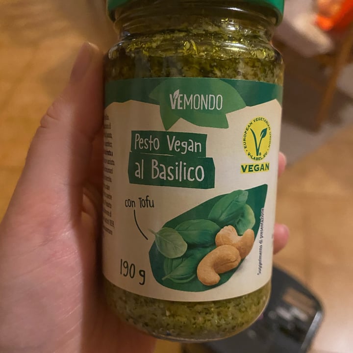 photo of Vemondo Pesto Vegan al Basilico con Tofu shared by @martib on  14 Apr 2022 - review