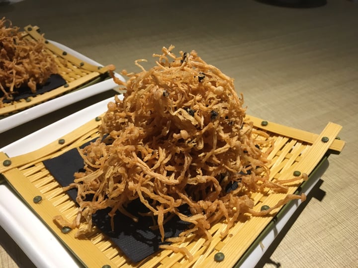 photo of LingZhi Vegetarian - Velocity@Novena Crispy Enoki Mushrooms with Truffle Oil shared by @doufumafia on  04 Jun 2019 - review