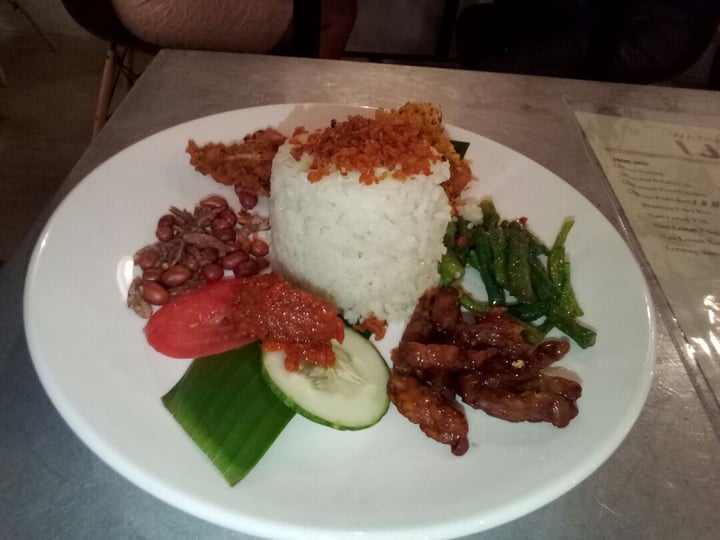 photo of Warung Ijo Nasi Lemak Fried Chicken shared by @veganspicegirl on  22 Aug 2019 - review