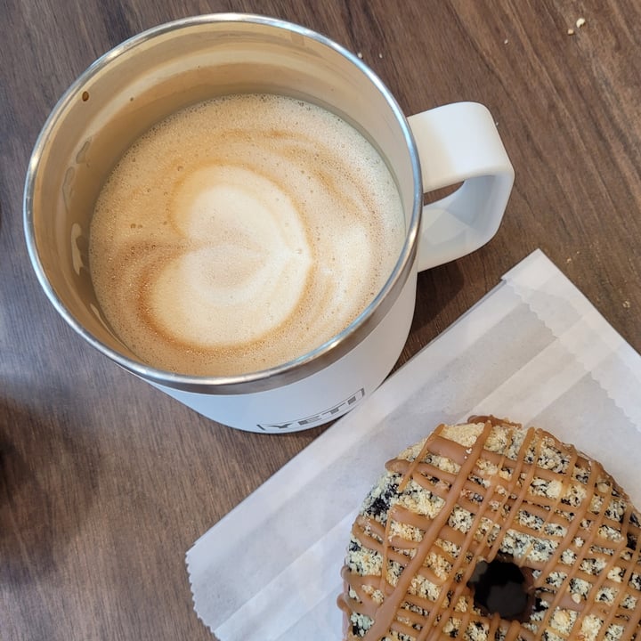photo of DOLLOP COFFEE Latte shared by @yourfriendjen on  14 Apr 2022 - review