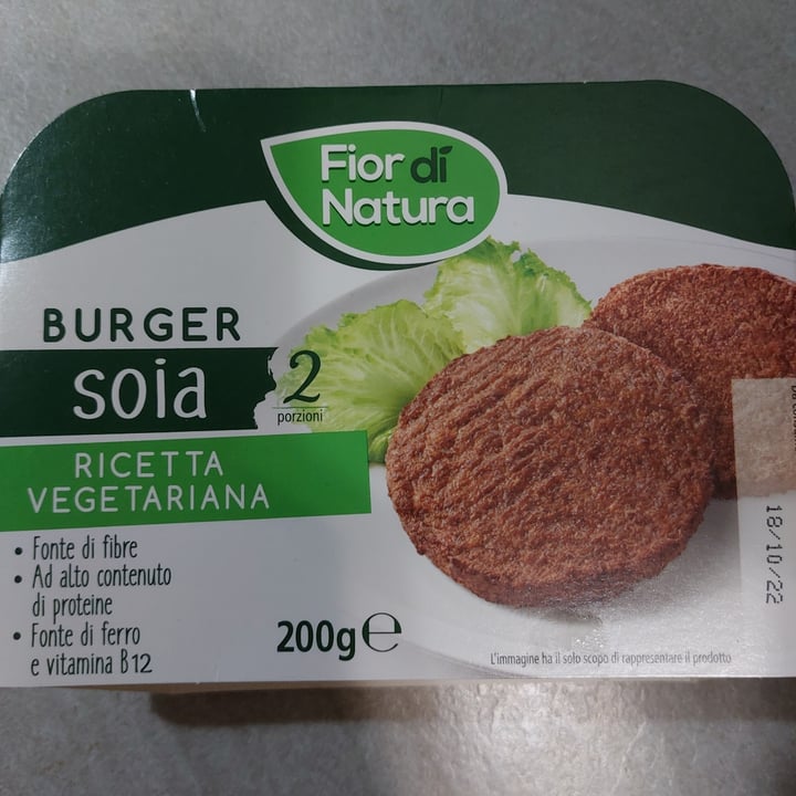 photo of Fior di Natura burger alla soia shared by @mikimante on  27 Sep 2022 - review