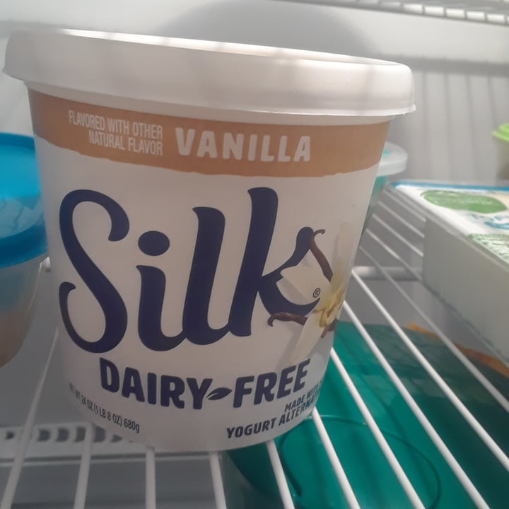 photo of Silk Dairy free vanilla yogurt shared by @ecopvnk2 on  30 Sep 2021 - review