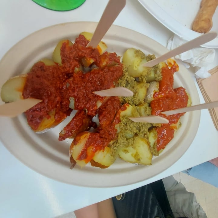 photo of El Perenquén. Canary Street Food. patatas con mojo shared by @ggj on  19 Aug 2022 - review