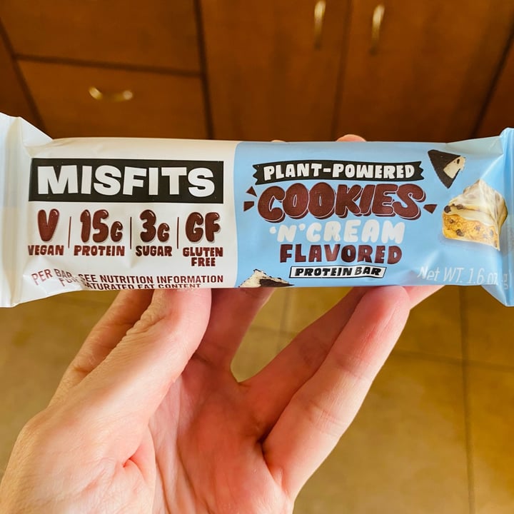 photo of Misfits White Choc Cookies n cream shared by @beckyyy on  02 Nov 2022 - review