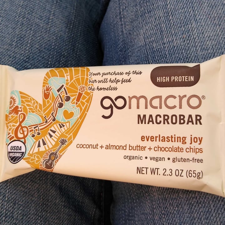 photo of GoMacro Cocont almond butter chocolate chips shared by @biancavegan on  01 Jan 2022 - review