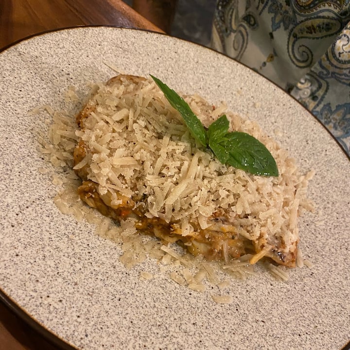 review photo of Amami Canggu Lasagna shared by @robsm95 on 01 Jan 2022 - review