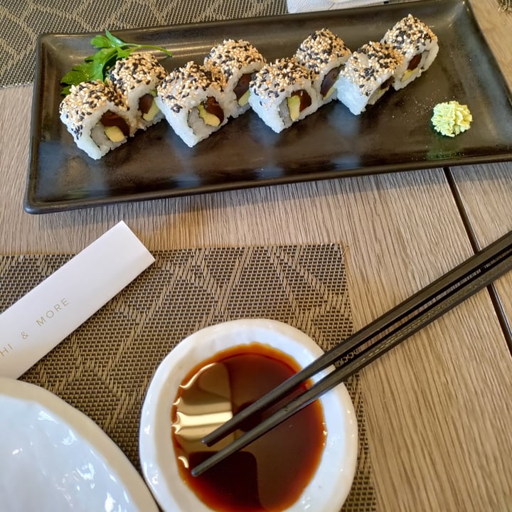 photo of Hokkaido Restaurante Japonés maki rolls veganos shared by @maymolivegan on  14 Nov 2022 - review