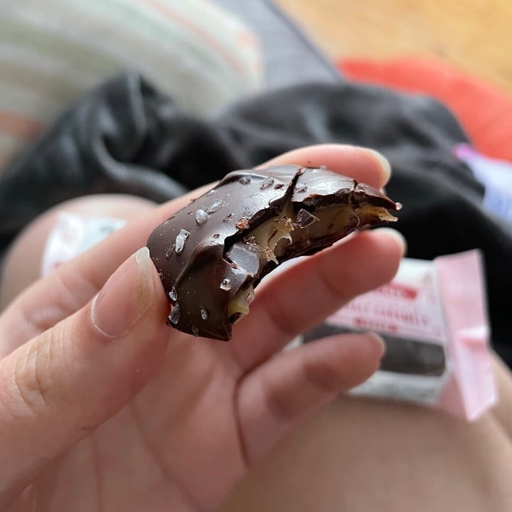 photo of Sanders Dairy Free/Vegan Dark Chocolate Sea Salt Caramels shared by @beepeachiee on  01 May 2021 - review