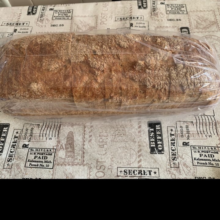 review photo of Pandanés Pan De Molde Rustico shared by @abi1702 on 15 Mar 2022 - review