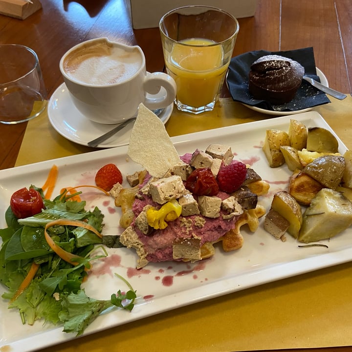review photo of Crazy Cat Café Brunch vegano shared by @veganenrose on 08 Aug 2022 - review