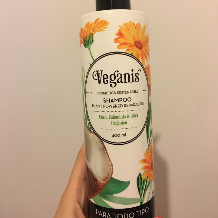 photo of Veganis Shampoo Plant Powered Reparador Coco, Caléndula & Oliva Orgnánico shared by @majonietolamas on  25 Aug 2020 - review