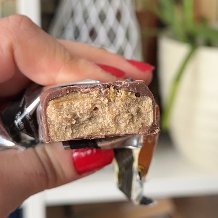 review photo of all blacks HiLo Plant Based Salted Caramel Protein Bar shared by @vforveegan on 12 Dec 2022 - review