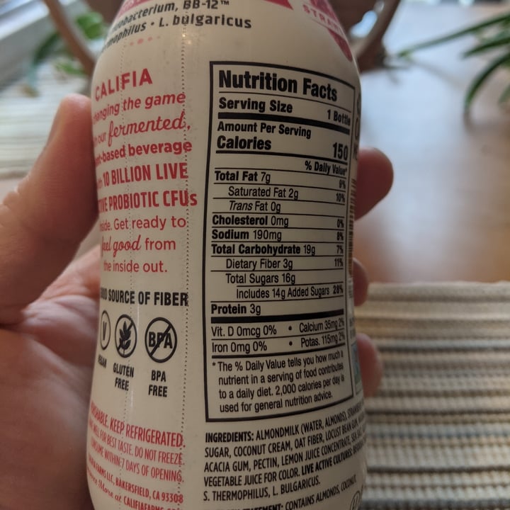 photo of Califia Farms Probiotic Dairy Free Yogurt Drink Strawberry shared by @jayvgn on  02 Jan 2021 - review