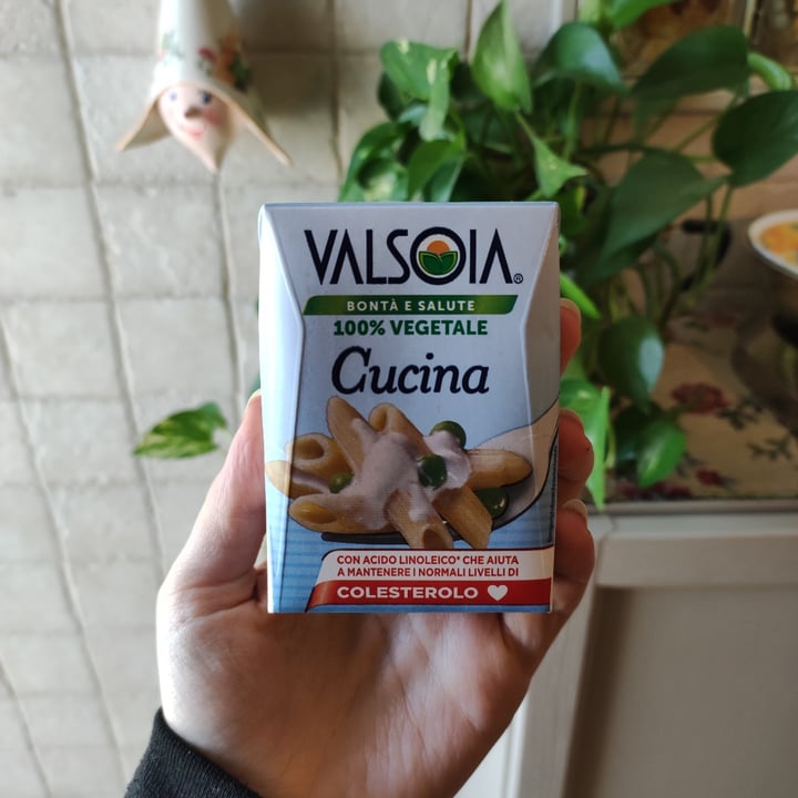 photo of Valsoia Panna 100% Vegetale shared by @amaliacicala on  11 Apr 2022 - review