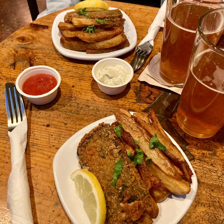 photo of VeganCatBar Tofish and chips shared by @asiayportia on  30 Apr 2022 - review