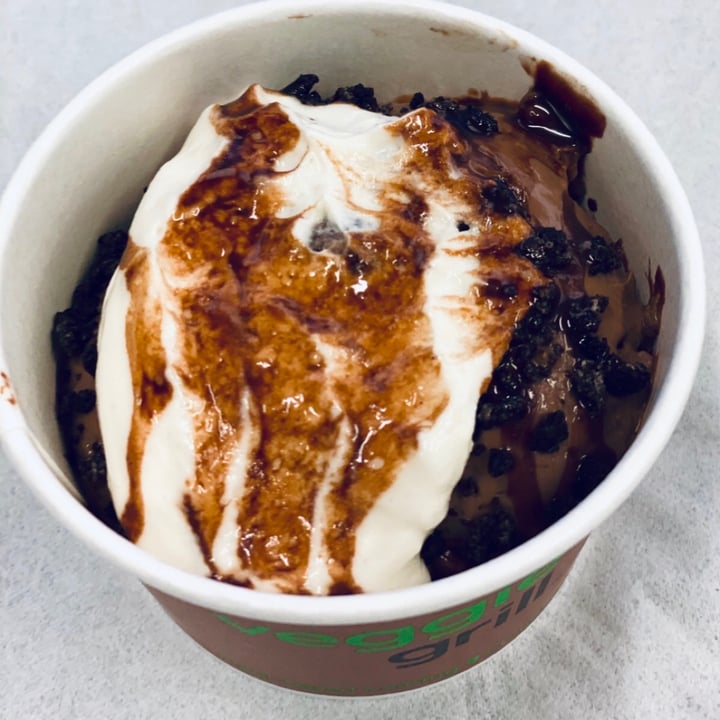 photo of Veggie Grill Chocolate parfait shared by @veganfoodcrazy on  22 Nov 2020 - review