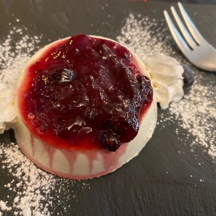 photo of Sopra la panca Panna cotta shared by @whatthefuck on  17 Sep 2022 - review