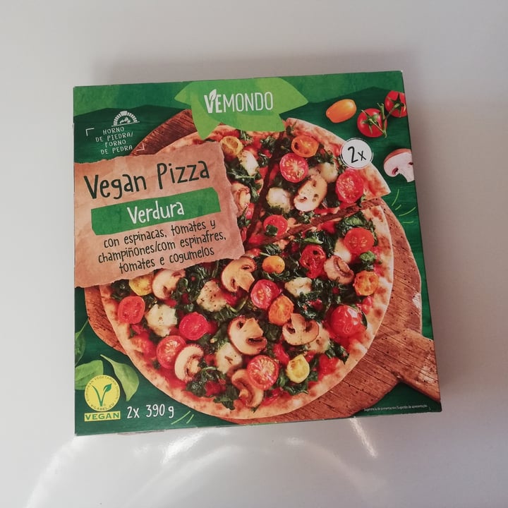 photo of Vemondo Vegan Pizza Verdura with Spinach, Tomatoes & Mushrooms shared by @joao1989 on  09 May 2022 - review