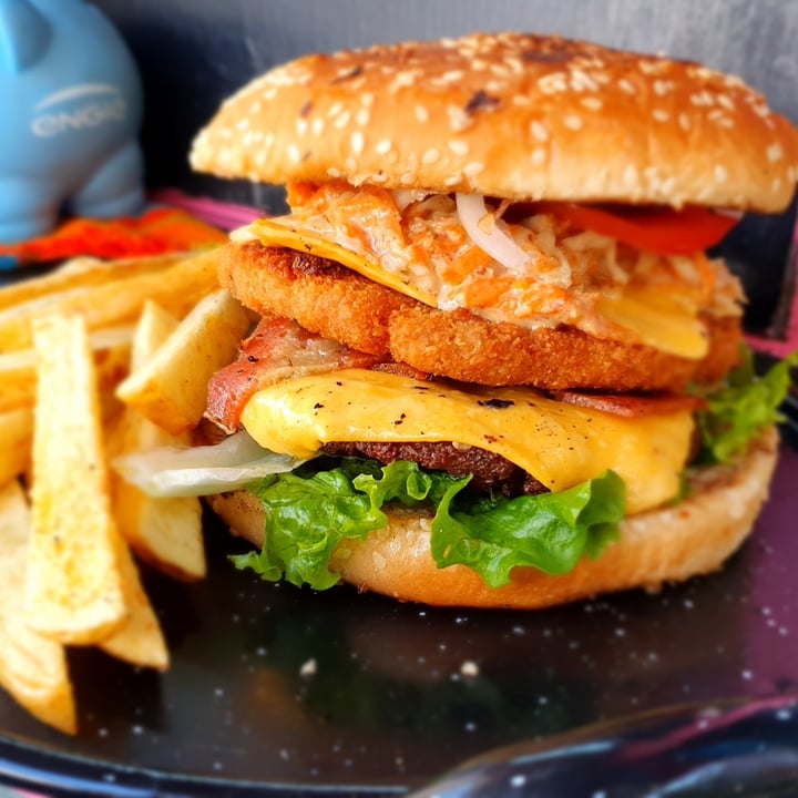 photo of Maria Bonita Veganos Hamburguesa Crispy no Chik'n shared by @bernardini96 on  20 Apr 2022 - review