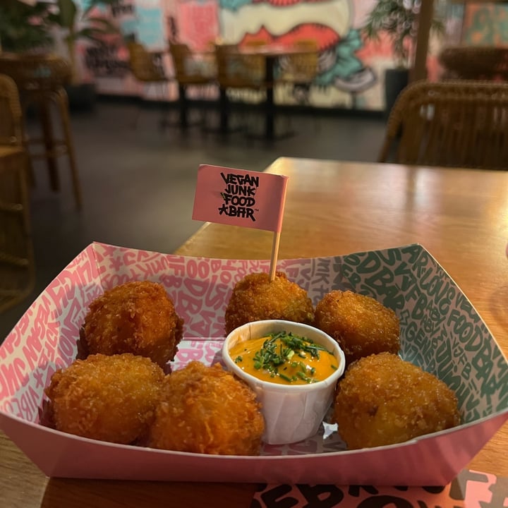 photo of Vegan Junk Food Bar Mac & cheeze balls shared by @rikesh on  31 Aug 2022 - review