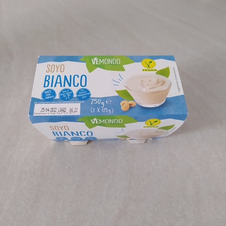 review photo of Vemondo Soya bianco yogurt shared by @chiarab97 on 01 Apr 2022 - review