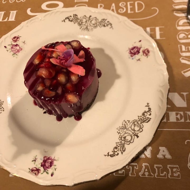 photo of Sementis Cheesecake Crudista Al Melograno shared by @unamargheritavegana on  06 Dec 2021 - review