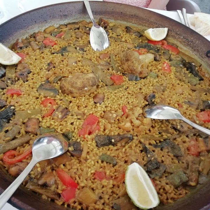 review photo of Restaurante la Isla Paella de Verduras shared by @beatriu on 26 Jun 2020 - review