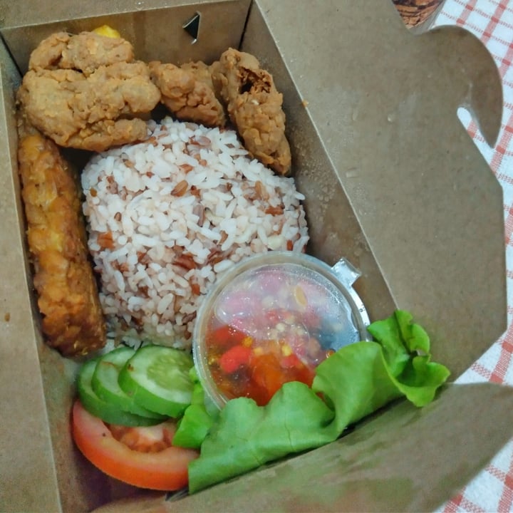photo of Hejo Eatery - 104 Bangka Compound Nasi "Ayam" Geprek shared by @raspberryliving on  29 Dec 2021 - review