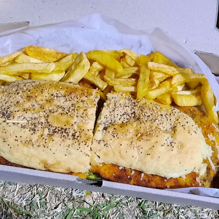 review photo of Burgertariana Sánguche De Milanesa shared by @jana7 on 30 Aug 2021 - review