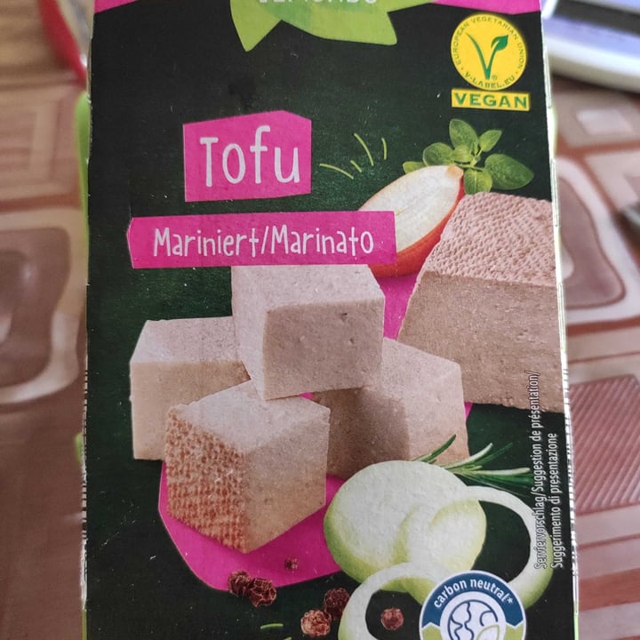 photo of Vemondo  Tofu Marinato shared by @tolardoveg85 on  11 Aug 2022 - review