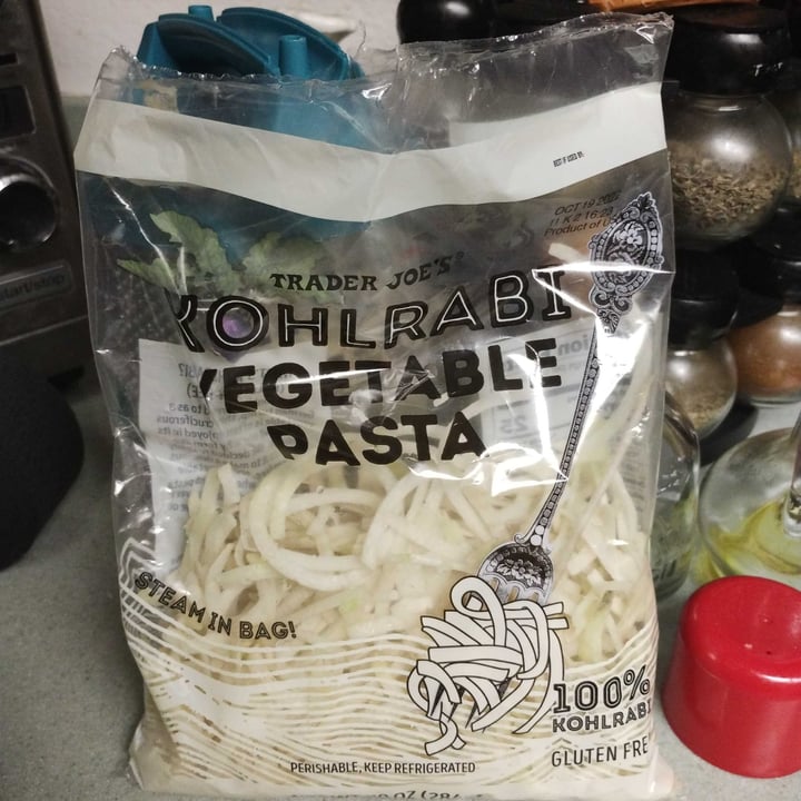 review photo of Trader Joe's Kohlrabi Vegetable Pasta shared by @ornellaortiz on 23 Oct 2022 - review