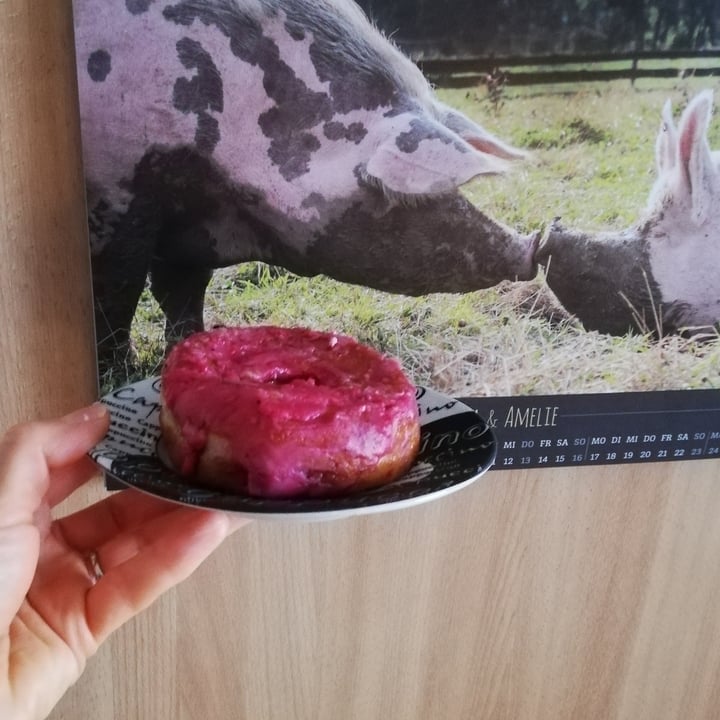 photo of Brammibal's Donuts Pink Sprinkles shared by @mareikeks on  15 Mar 2021 - review