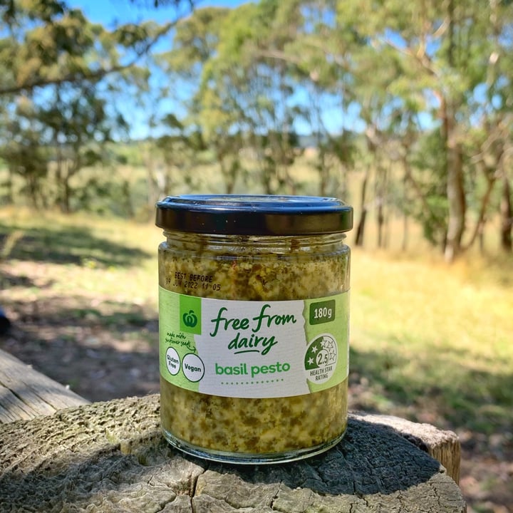 photo of Woolworths (Australia) Free from Dairy Basil Pesto shared by @lizzy on  16 Jan 2022 - review