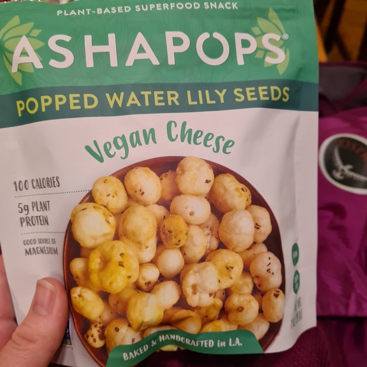 photo of Ashapops Popped Water Lily Seeds- Vegan Cheese shared by @sofihuasteca on  21 Dec 2021 - review