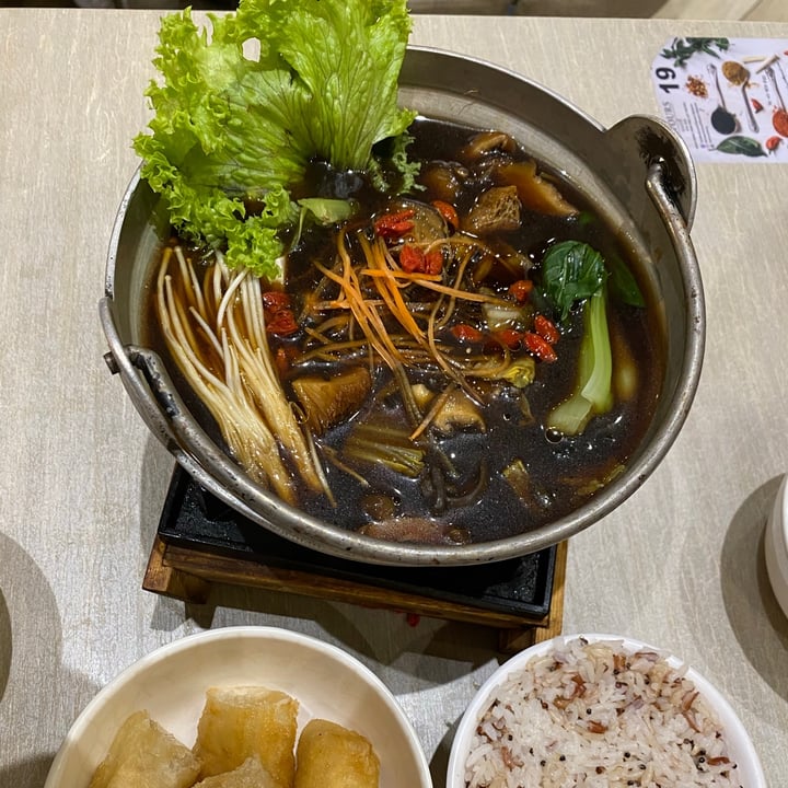 photo of Flavours by Saute Bak Kut Teh Lion Mane Hotpot with Rice shared by @jlveg on  15 Jan 2021 - review