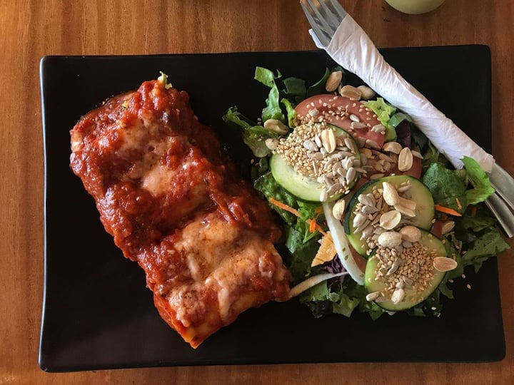 photo of Nadis Go Vegan Lasagna shared by @alinpadilla on  20 Dec 2019 - review