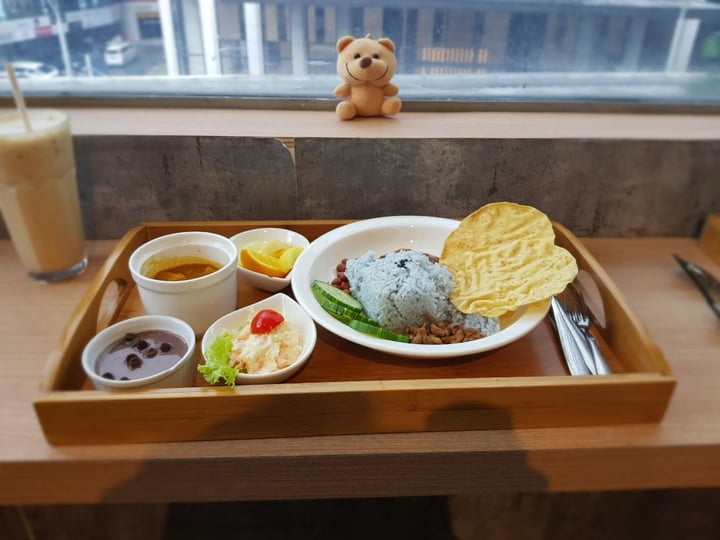 review photo of Minf Houze Vegan Cafe Nasi Lemak shared by @vegandutchie on 21 Jan 2020 - review