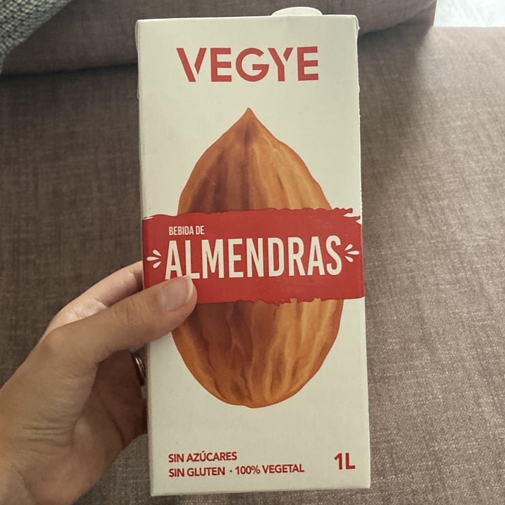 photo of Vegye Bebida de Almendras shared by @plantb on  23 Jan 2022 - review