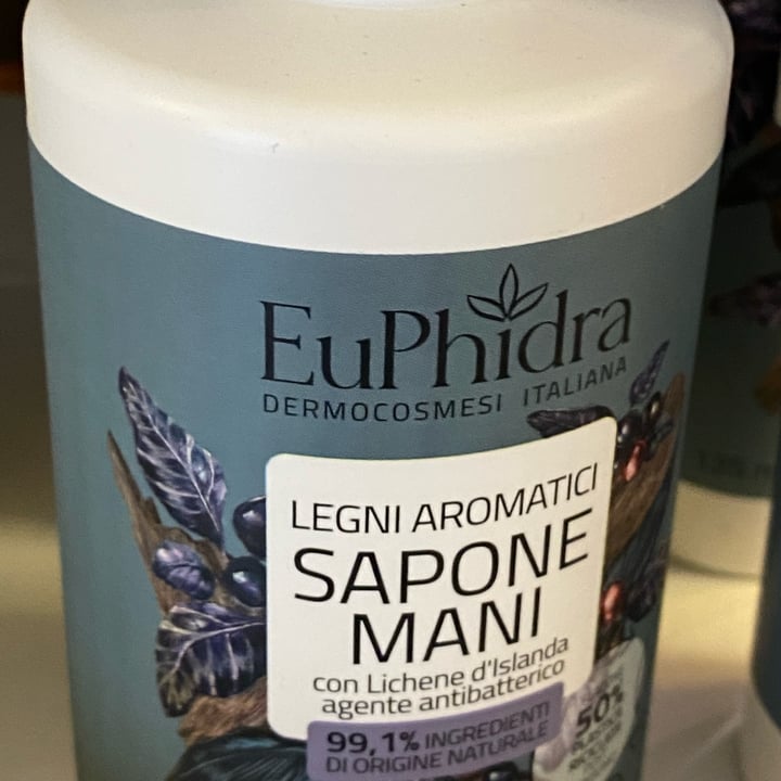 photo of EuPhidra Sapone mani legni aromatici shared by @babette on  10 Apr 2022 - review