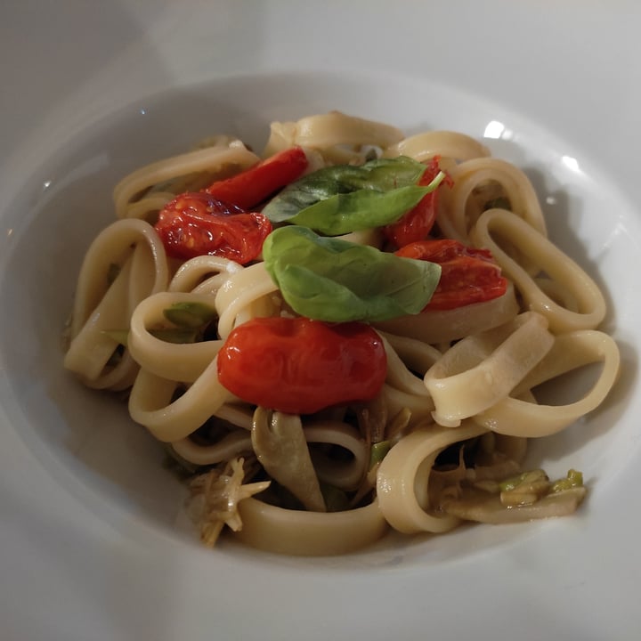 review photo of Antica Osteria Da Zorro Pasta fresca al sugo bianco di carciofi, asparagi e pomodorini confit shared by @diana17 on 17 Apr 2022 - review