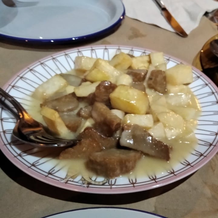 review photo of La Casita Desayunos y Pinchos Seitán al queso con patatas shared by @kristinamcfield on 09 Oct 2020 - review