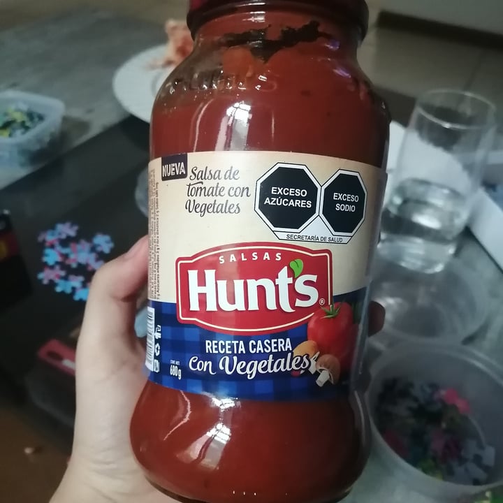 photo of Hunt's Salsa Hunts Boloñesa Vegana shared by @paolauchiha on  08 Apr 2022 - review