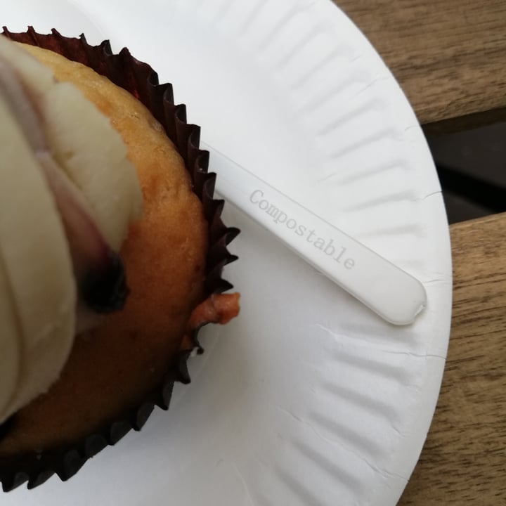 photo of Tauer Bakery Cupcake Violetta shared by @omsohum on  24 Sep 2020 - review