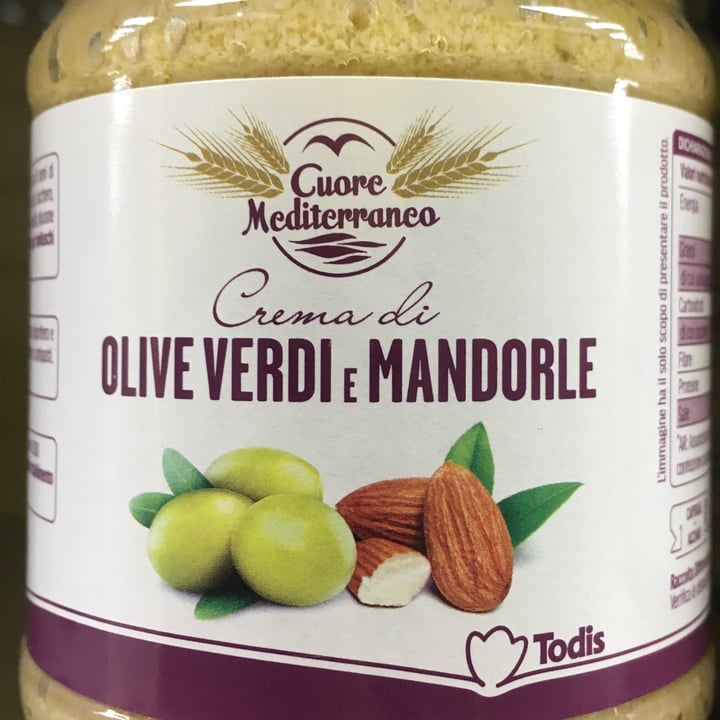 photo of Cuore Mediterráneo Crema di olive verdi e mandorle shared by @occhiverdinelmirino on  30 Mar 2022 - review