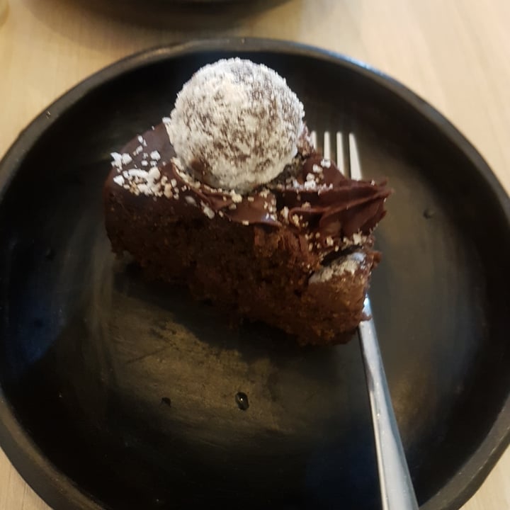 photo of La Madriguera, Alimentación Consciente Torta Explosión De Chocolate shared by @catacc on  31 Dec 2020 - review