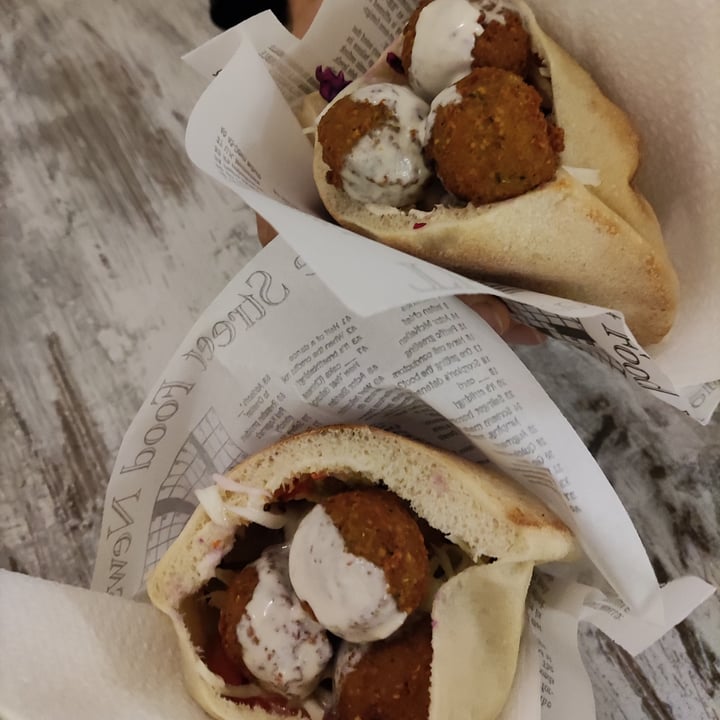 photo of Atomic Falafel Panino Pita Con Falafel shared by @alessiesse on  06 Dec 2021 - review