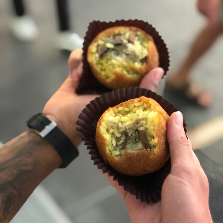 review photo of Ke Palle Arancina funghi e porcini shared by @vickyvegana on 09 Apr 2021 - review