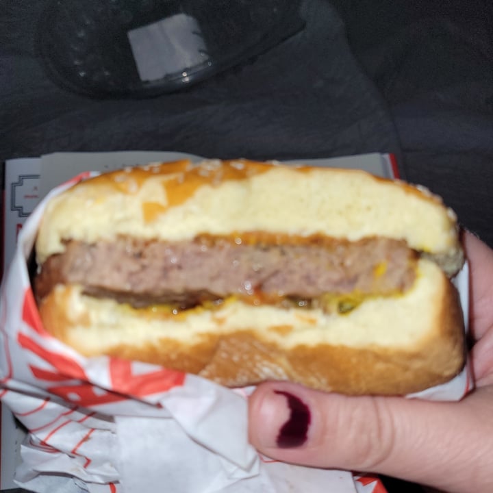 review photo of Red Robin Gourmet Burgers and Brews The Impossible Gourmet Burger and Fries shared by @sarahsuzy on 31 May 2022 - review