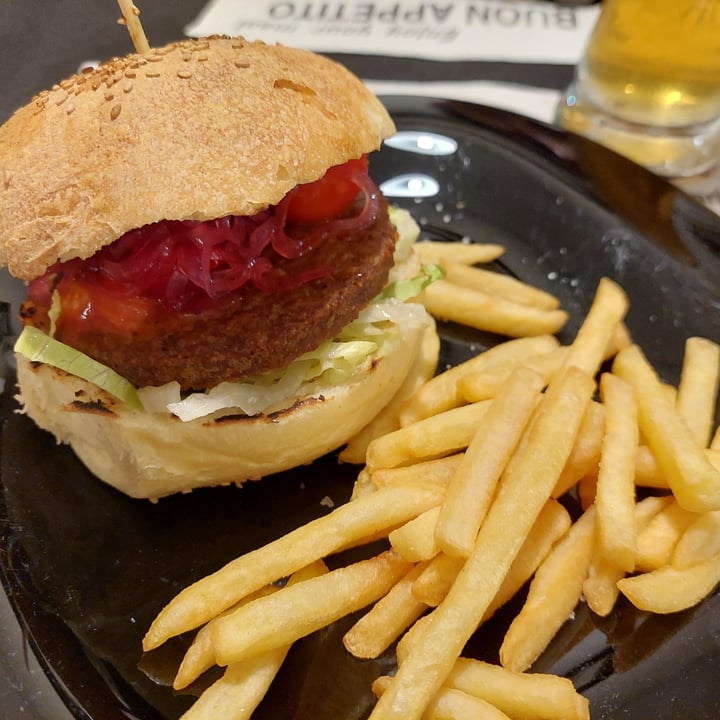 photo of The Fox Hamburgeria Gourmet Vegan burger shared by @witch95 on  02 Oct 2021 - review